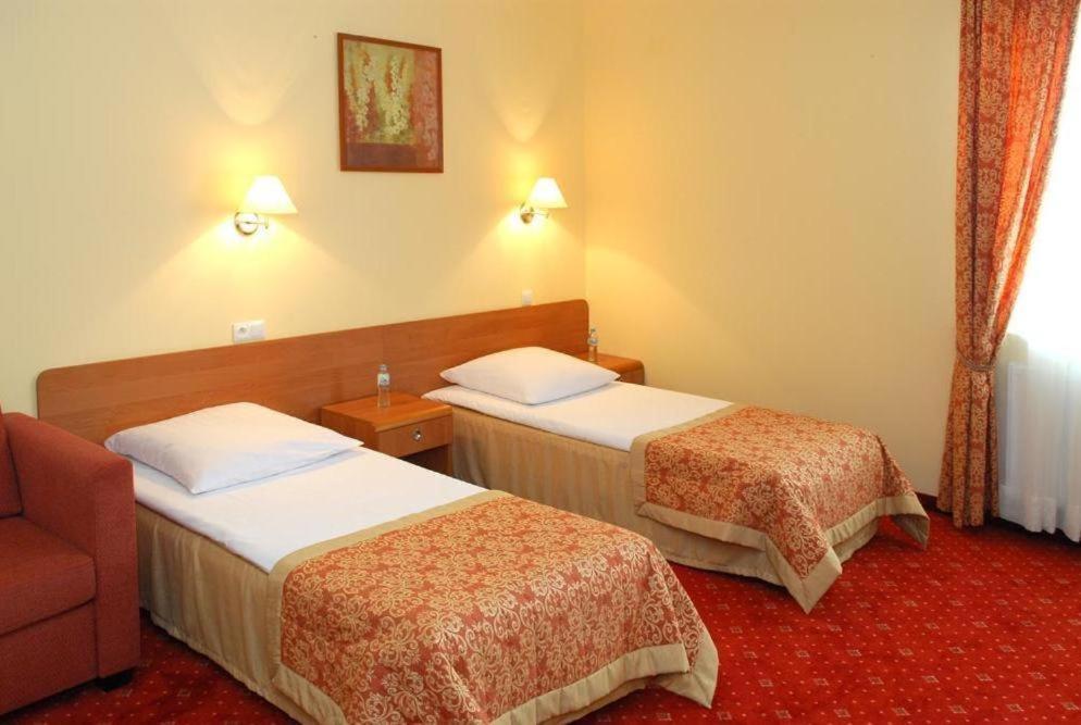 Hotel U Witaszka Czosnów Extérieur photo